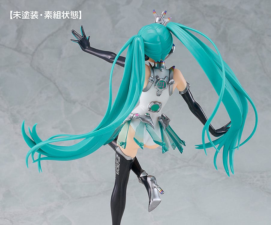 Hatsune Miku GT Projesi Plastik Model Kiti Reenkarnasyon Yarışı Miku: 2013 Ver. 19 cm