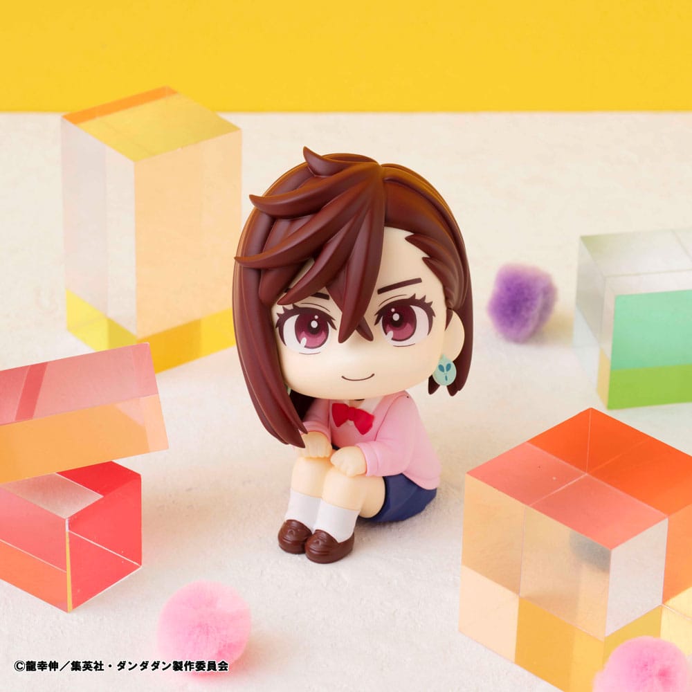 Dandadan Look Up Pvc Statue Momo 11 cm