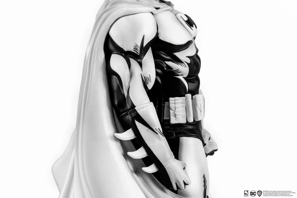 Batman PX PVC Status 1/8 SDCC 2024 Batman Crno -bijela verzija 27 cm