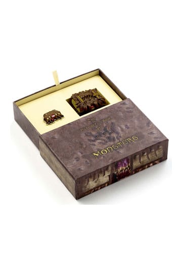 Harry Potter: Monster Book Anahtarlık ve Rozet Hediye Seti