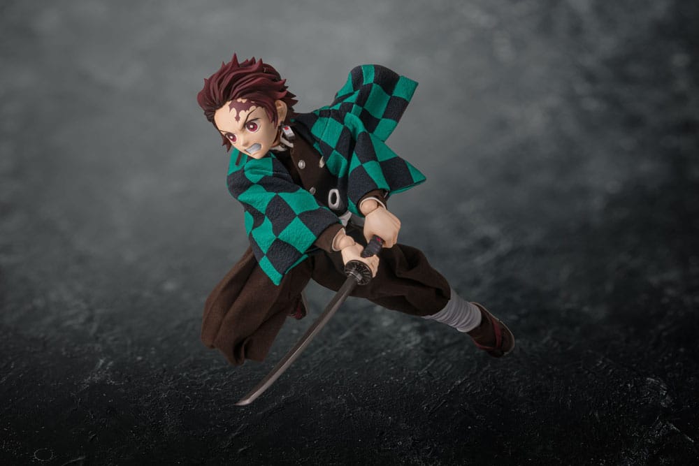 Demon Slayer: Kimetsu Hayır Yaiba Heykeli 1/6 Tanjiro Kamado 20 cm