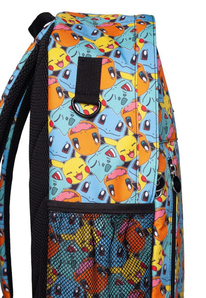 Pokemon -Rucksack fangen sie alle im gesamten Druck.