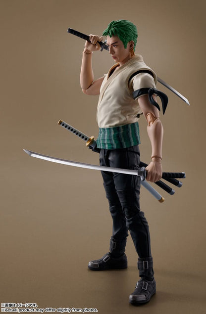 Tek Parça S.H. Figuarts aksiyon figürü Roronoa Zoro (Netflix) 14 cm