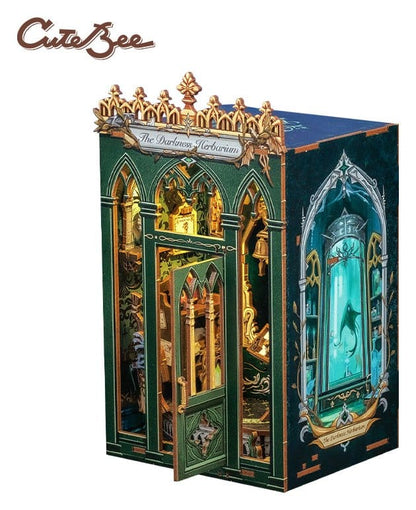 Book Nook The Darkness Herbarij 17 x 12 cm