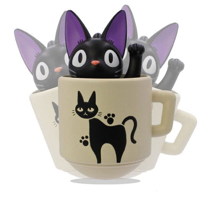 Kiki's Delivery Service Round Figurine Kiki con su taza 6 cm