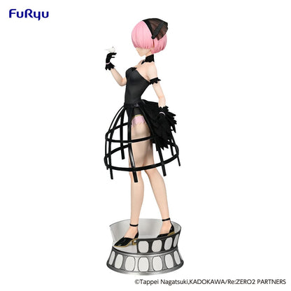 Re: noll överskrider kreativ PVC -staty Ram Cage klänning 22 cm