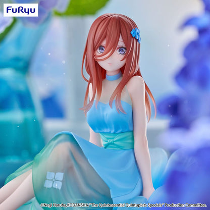 De kvintessentiella kvintuplets specialerbjudanden BLOO-ME! PVC -staty Nakano Miku 11 cm