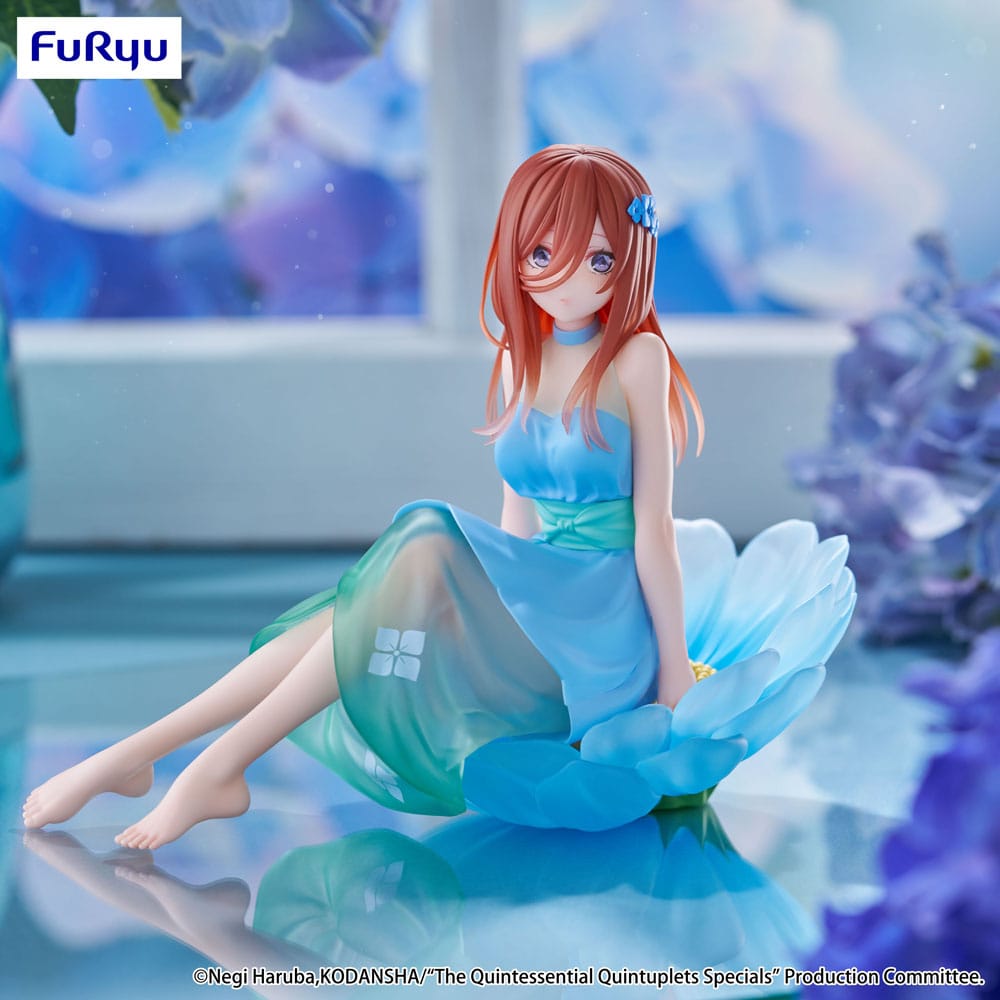 De kvintessentiella kvintuplets specialerbjudanden BLOO-ME! PVC -staty Nakano Miku 11 cm