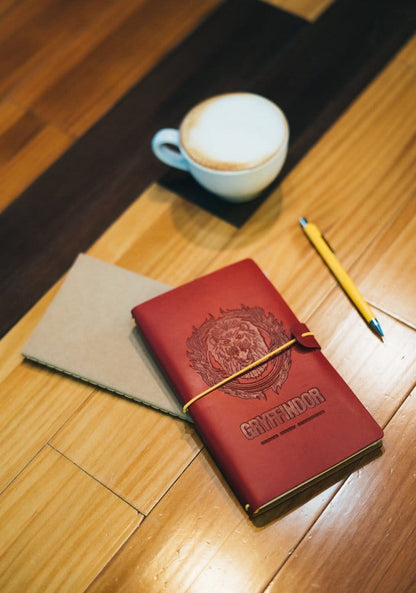 Harry Potter Rejsejournal Gryffindor 20 cm