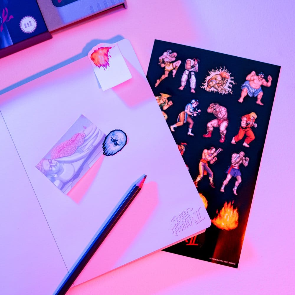 Cuaderno Premium de Street Fighter con notas adhesivas y tapa A5