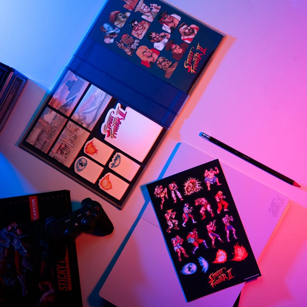 Cuaderno Premium de Street Fighter con notas adhesivas y tapa A5