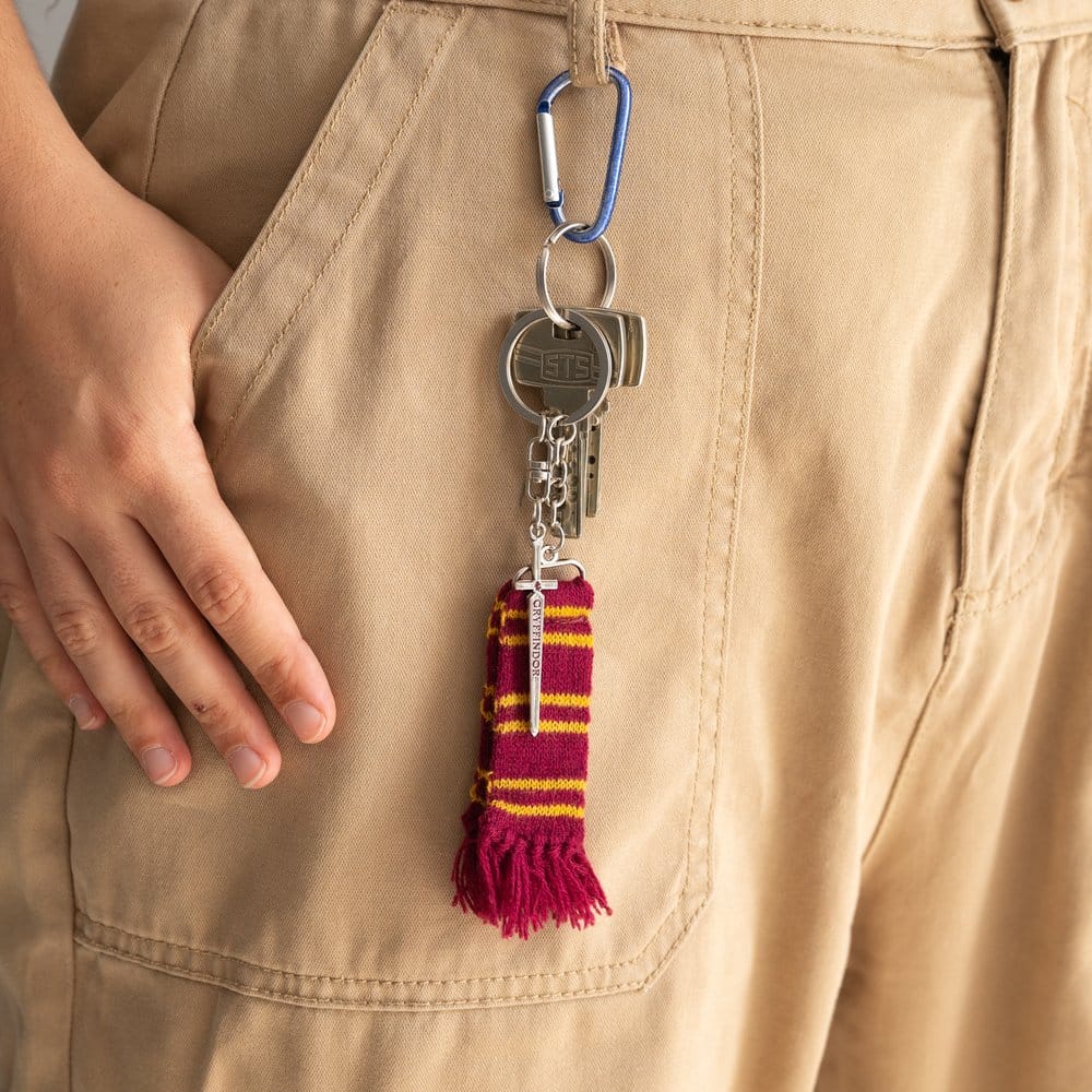 Harry Potter privjesak Gryffindor šal 15 cm