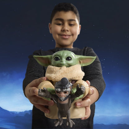 Star Wars: The Mandalorian & Grogu Elektronisch actiefiguur Huggin' Grogu & Anzellan 17 cm