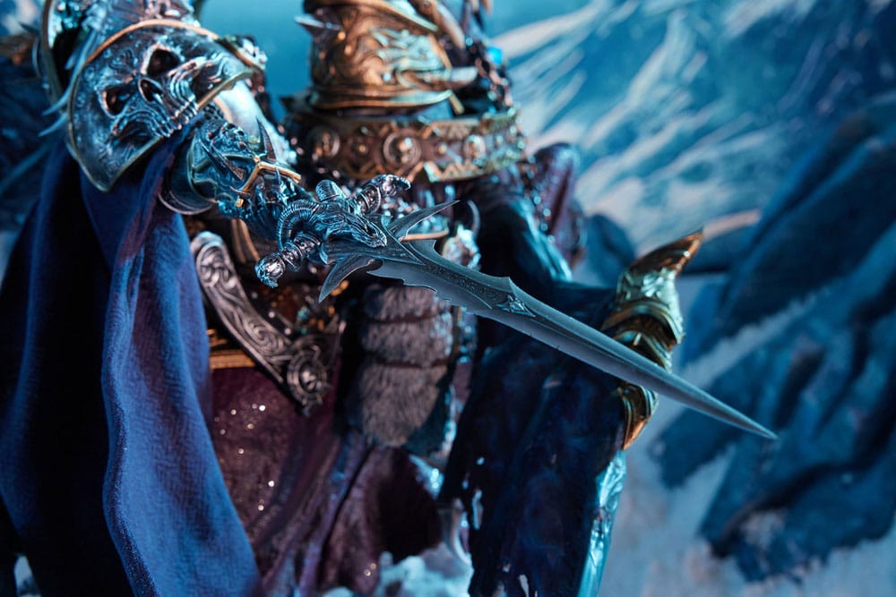 World of Warcraft Statue The Lich King & Invincible 68 cm
