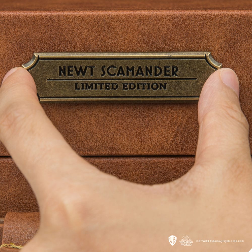 Fantastic Beasts Replica 1/1 Newt Scamander Suitcase Limited Edition