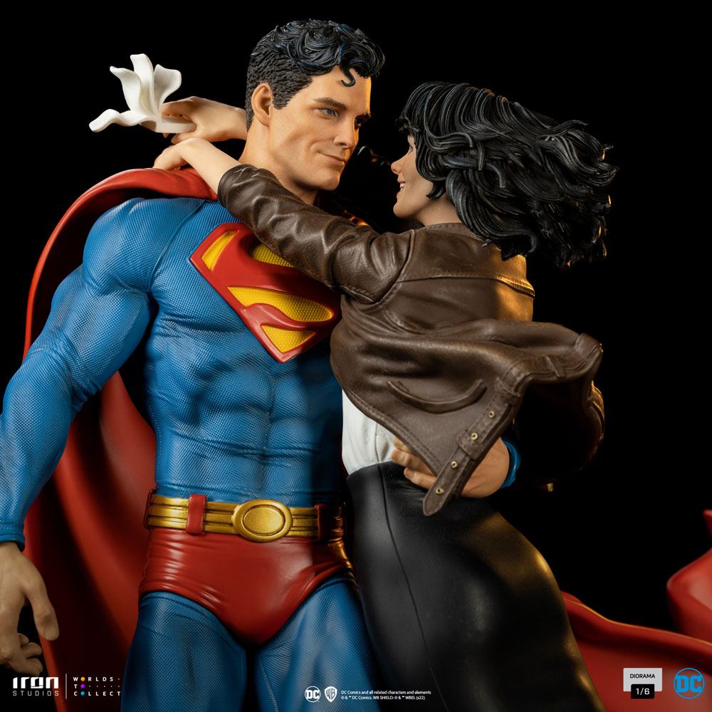 DC Comics Diorama 1/6 Superman & Lois 57 cm