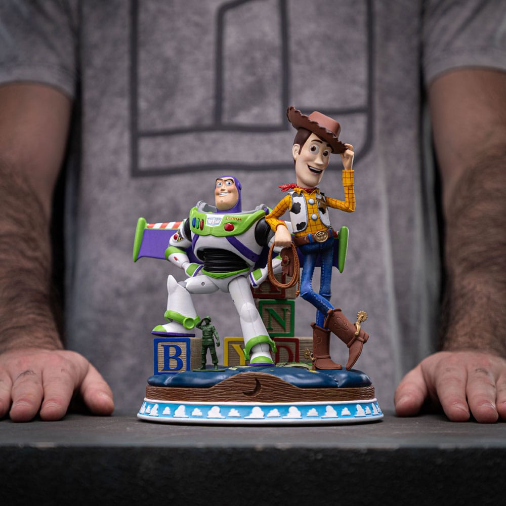 Priča o igračkama Deluxe Art Scale Statup 1/10 Buzz & Woody 38 cm