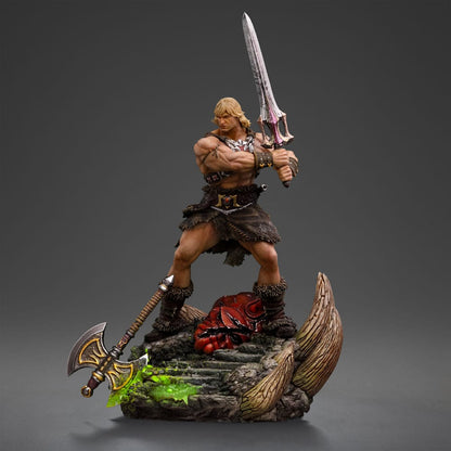 Evrenin Ustaları Deluxe Sanat Ölçeği Heykeli 1/10 He-Man Unleashed 34 cm