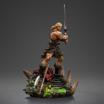 Evrenin Ustaları Deluxe Sanat Ölçeği Heykeli 1/10 He-Man Unleashed 34 cm