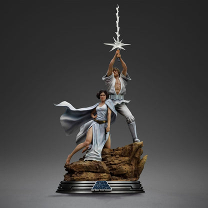State di Scala artistica di Star Wars Deluxe 1/10 Luke e Leia 41 cm
