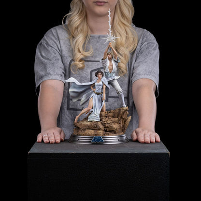 State di Scala artistica di Star Wars Deluxe 1/10 Luke e Leia 41 cm
