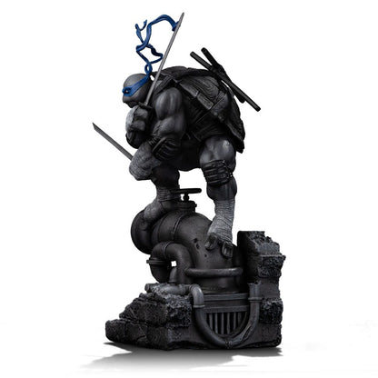 Estatua a escala artística de las Tortugas Ninja Mutantes Adolescentes 1/10 Leonardo Variante en blanco y negro 26 cm heo exclusivo