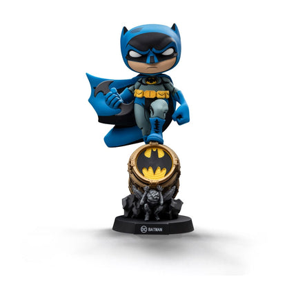 Batman Mini Co. Figura in PVC Batman su Bat-segnale (variante blu) 15 cm
