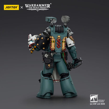 Warhammer 40.000: Sons of Horus Actiefiguur Legion Apotheker 12 cm