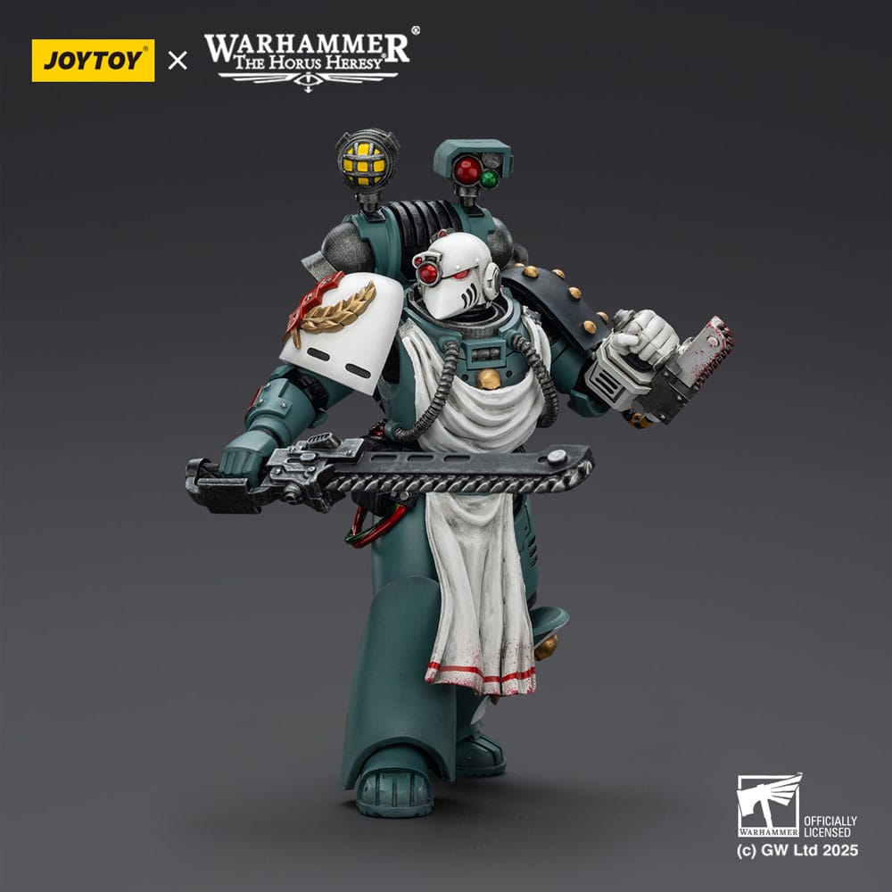 Warhammer 40.000: Sons of Horus Actiefiguur Legion Apotheker 12 cm