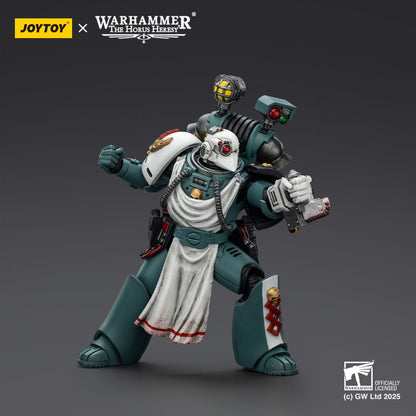 Warhammer 40.000: Sons of Horus Actiefiguur Legion Apotheker 12 cm