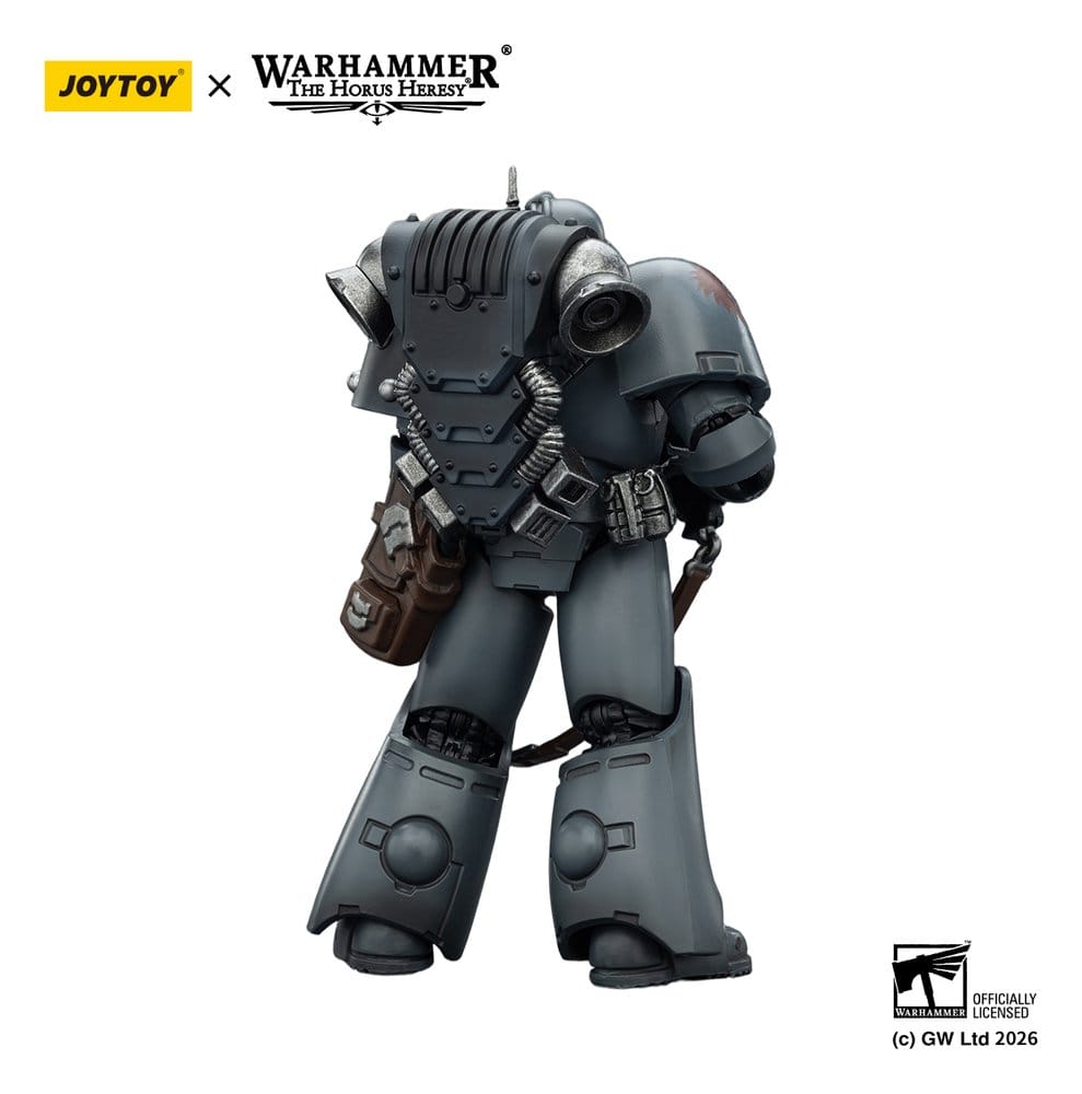 Warhammer La Herejía de Horus Figura de Acción Lobos Espaciales MKVI Legionario Táctico 12 cm