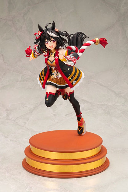 Uma Musume Pretty Derby Pvc Statue 1/7 superar al invasor de calor Kitasan Black 30 cm