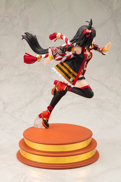 Uma Musume Pretty Derby Pvc Statue 1/7 superar al invasor de calor Kitasan Black 30 cm