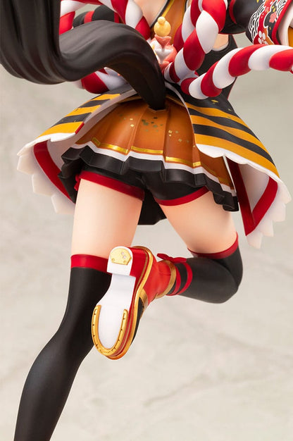 Uma Musume Pretty Derby Pvc Statue 1/7 superar al invasor de calor Kitasan Black 30 cm