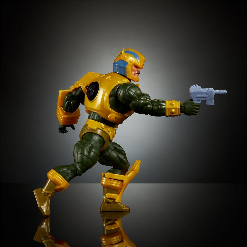 Masters of the Universe X Transformers Action Figure Bumblebee Armor Man-at-Arms Heo European Exclusive 14 Cm