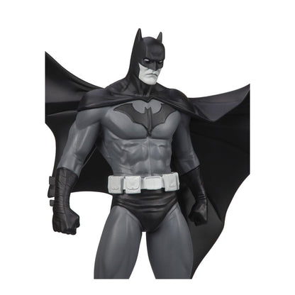 DC Direct  Statue Batman Black & White Batman (by Jorge Jimenez) 27 cm