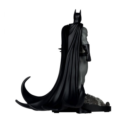 DC Direct Statue 1/10 Batman af Bjorn Barends (Sort Hvid) 18 cm