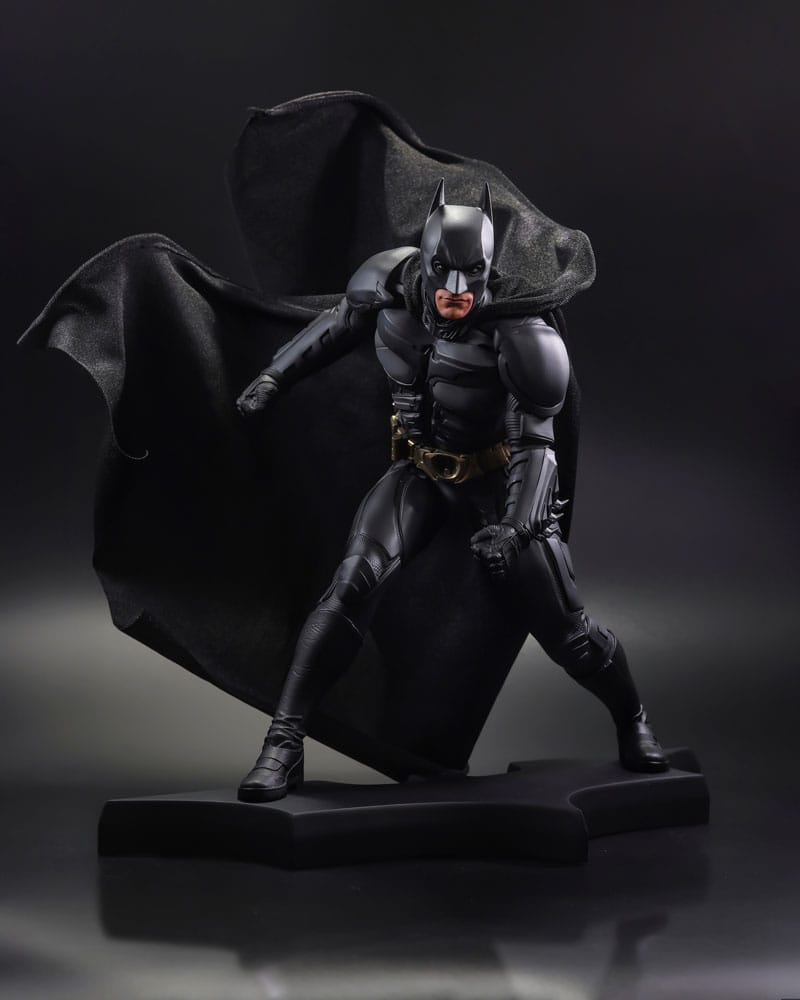 DC Direct Kip DC filmovi Statue Batman (The Dark Knight) 24 cm