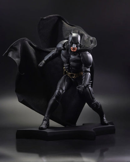DC Direct Kip DC filmovi Statue Batman (The Dark Knight) 24 cm