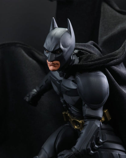 DC Direct Kip DC filmovi Statue Batman (The Dark Knight) 24 cm