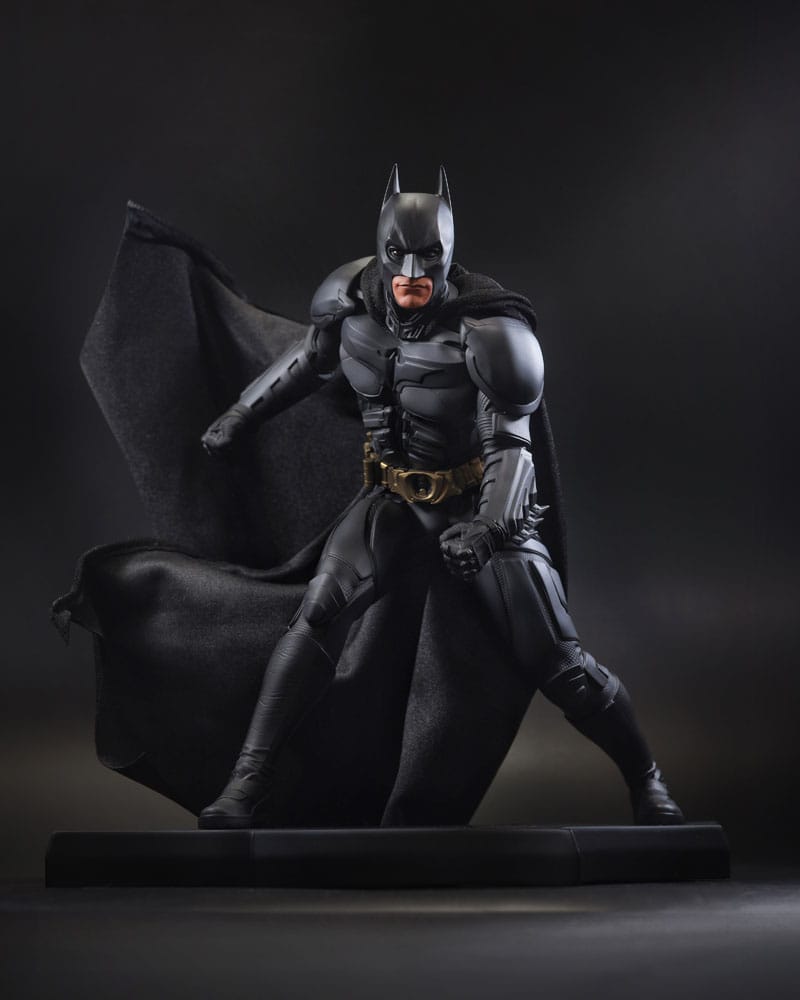 DC Direct Kip DC filmovi Statue Batman (The Dark Knight) 24 cm
