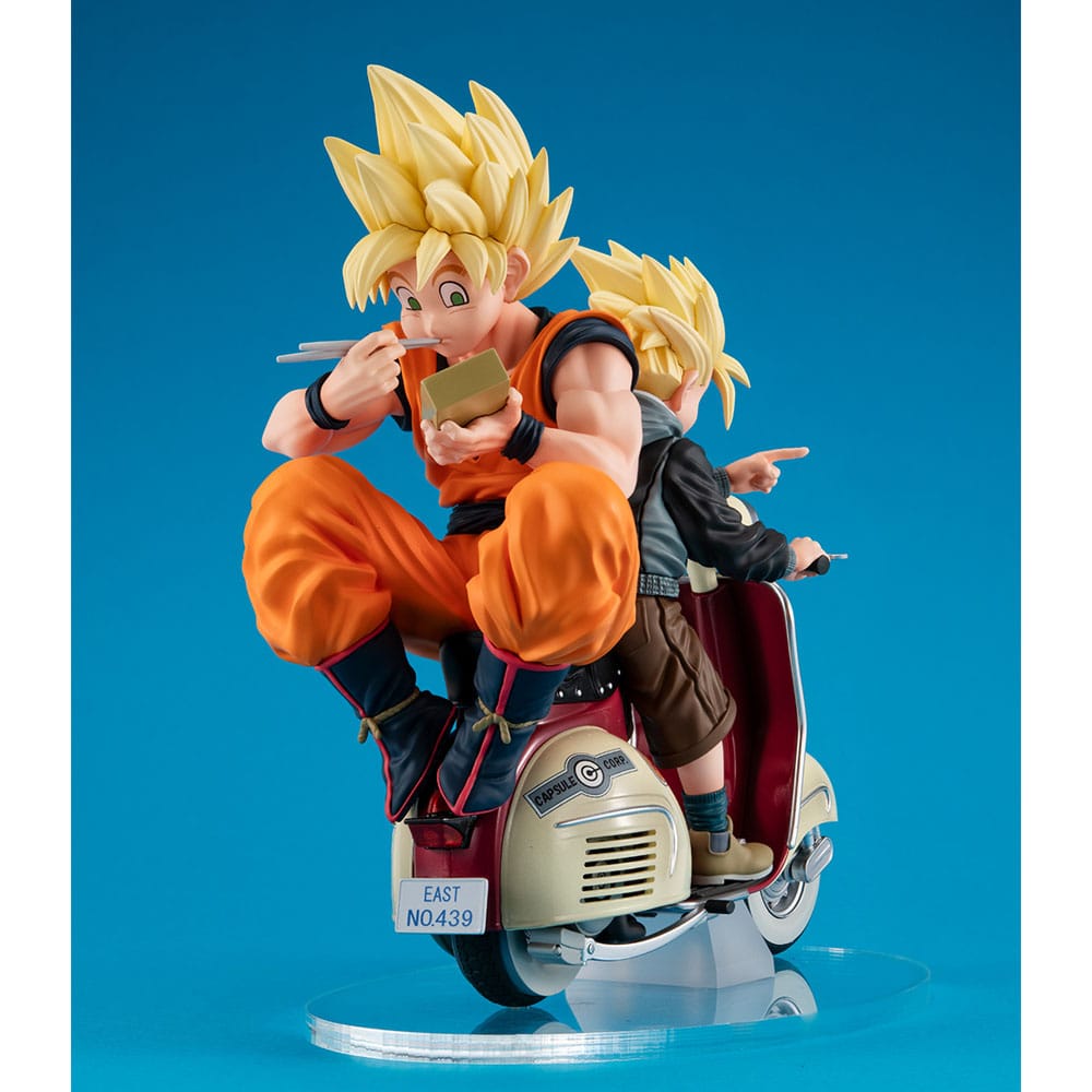 Dragonball Z 05 Desktop Real McCoy PVC Diorama Super Saiyan Son Goku & Super Saiyan Son Gohan & Motorbike 16 cm