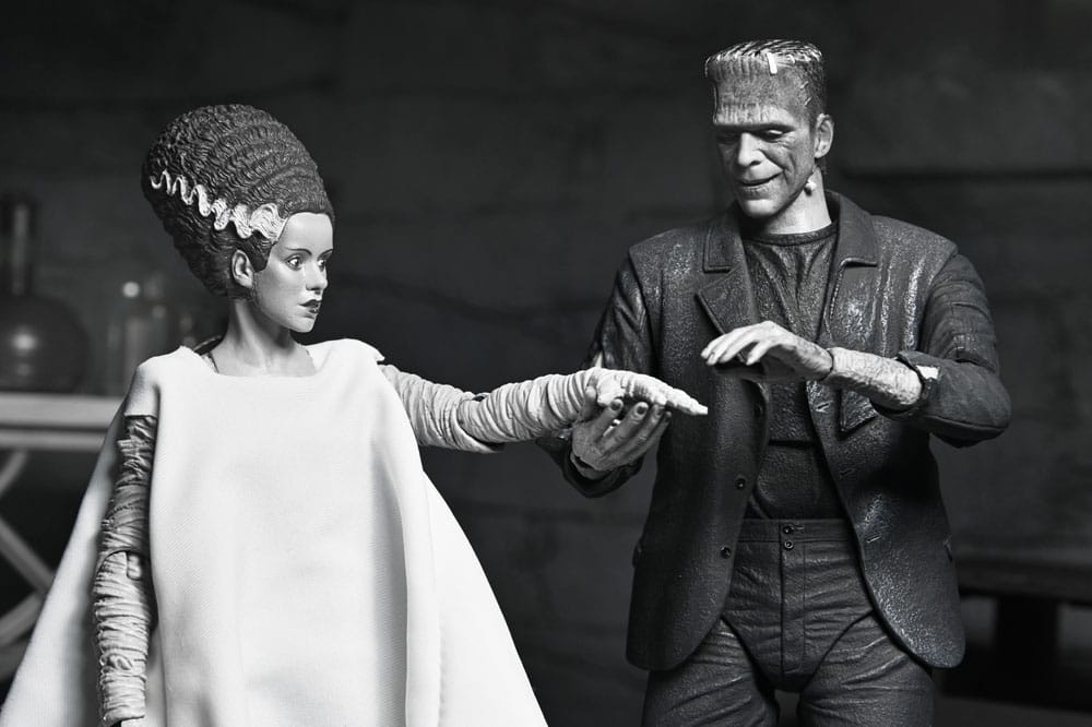 Universal Monsters Action figürü Ultimate Frankenstein'ın Canavarı (Frankenstein Gelini) (B & W) 18 cm