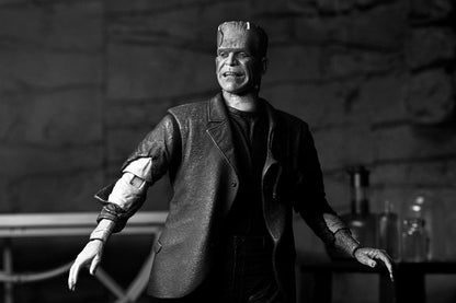 Universal Monsters Action figürü Ultimate Frankenstein'ın Canavarı (Frankenstein Gelini) (B & W) 18 cm