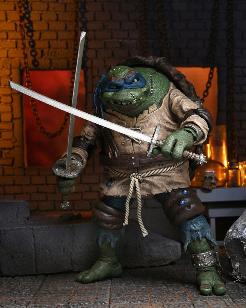 Universal Monsters x Teenage Mutant Ninja Turtles Aksiyon Figürü Kambur Olarak Ultimate Leonardo 18 cm