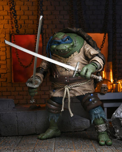 Universal Monsters x Teenage Mutant Ninja Turtles Aksiyon Figürü Kambur Olarak Ultimate Leonardo 18 cm