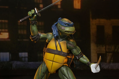 Teenage Mutant Ninja Turtles (film del 1990) Action Figure sul tetto Battle Shredder vs Leo 18 cm