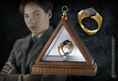 Harry Potter Replica 1/1 Lord Voldemorts Horcrux Ring (gullbelagt)