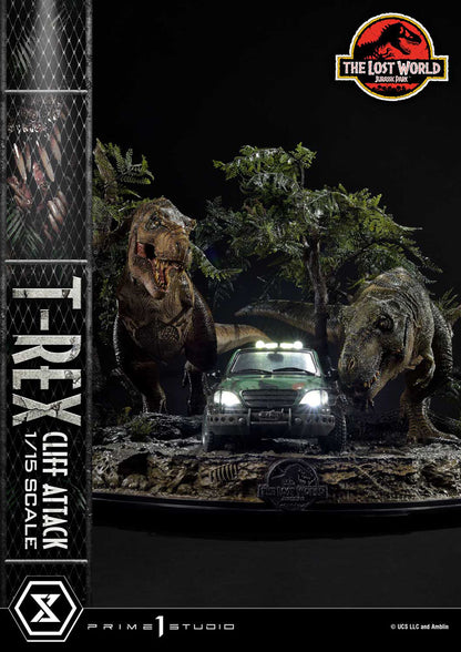 JURASSIC WORLD: The Lost World Statue 1/15 T-Rex Cliff Attack Bonus versión 53 cm