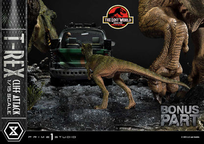 JURASSIC WORLD: The Lost World Statue 1/15 T-Rex Cliff Attack Bonus versión 53 cm